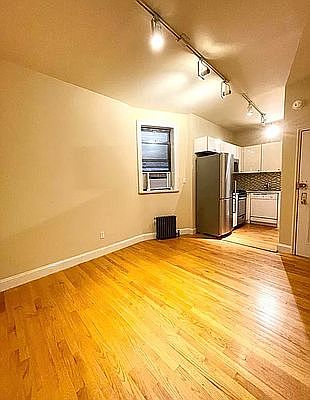 3rd image of 219 W 16th St APT 1D