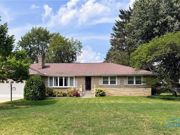 1218 Madison Rd, Fostoria, OH 44830