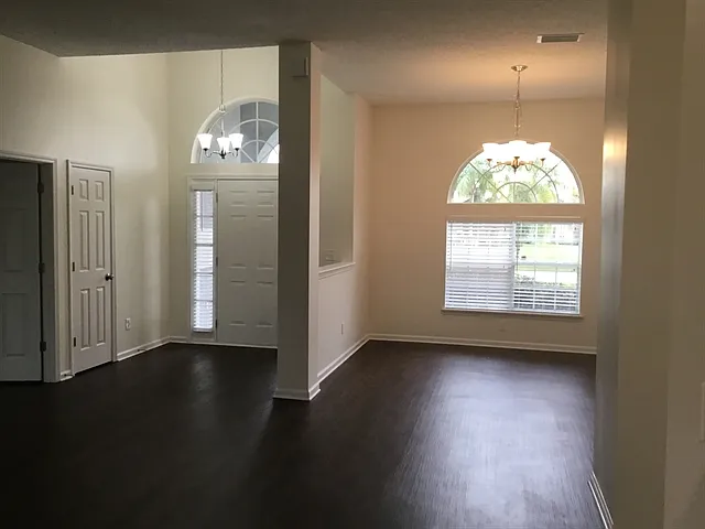 157 N Lake Cunningham Ave — Photo 9
