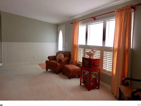 3rd image of 111 Kurt Dr
