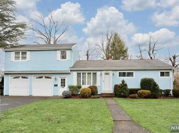 150 Locust Ave, Dumont, NJ 07628