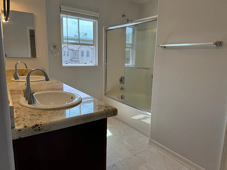10410 Duxbury Ln #6 — Photo 23