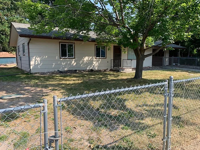 126 Saranac Dr