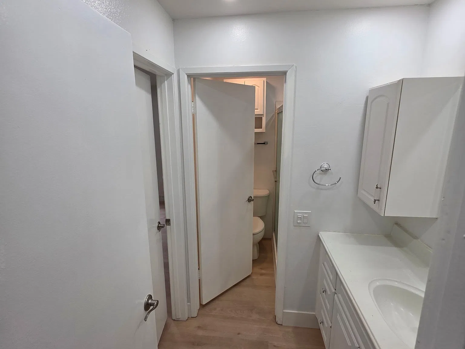 708 Woodside Ln E — Photo 4