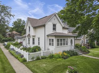 935 S 3rd St, Saint Charles, IL 60174