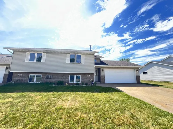 261 Wintergreen Dr, Omro, WI 54963