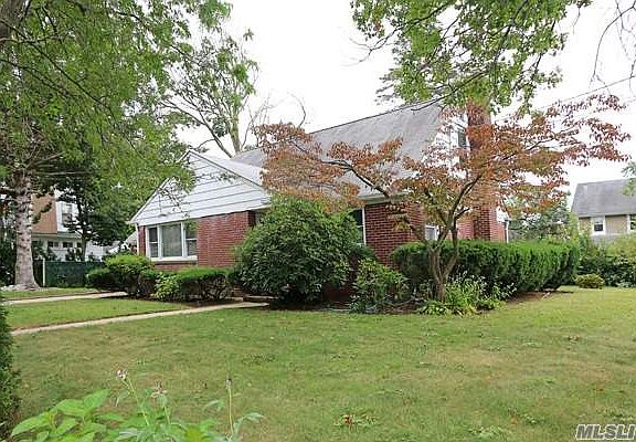 2nd image of 414 Willow St