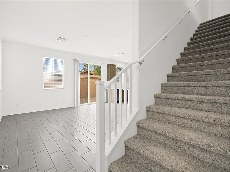 10140 Gabby Glen St — Photo 10