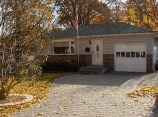 42 Summit St, Huntington, NY 11743