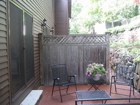 5th image of 195 Copeland St Unit E