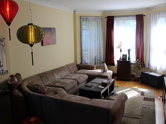 3rd image of 4856 N Winchester Ave APT 3