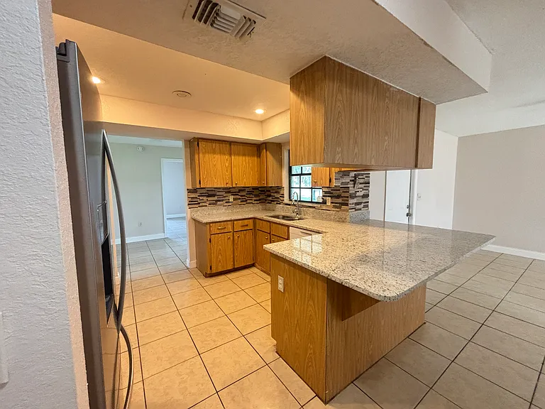 220 E 60th Hwy — Photo 3