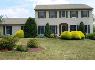 33 Ridge Dr, Mohrsville, PA 19541