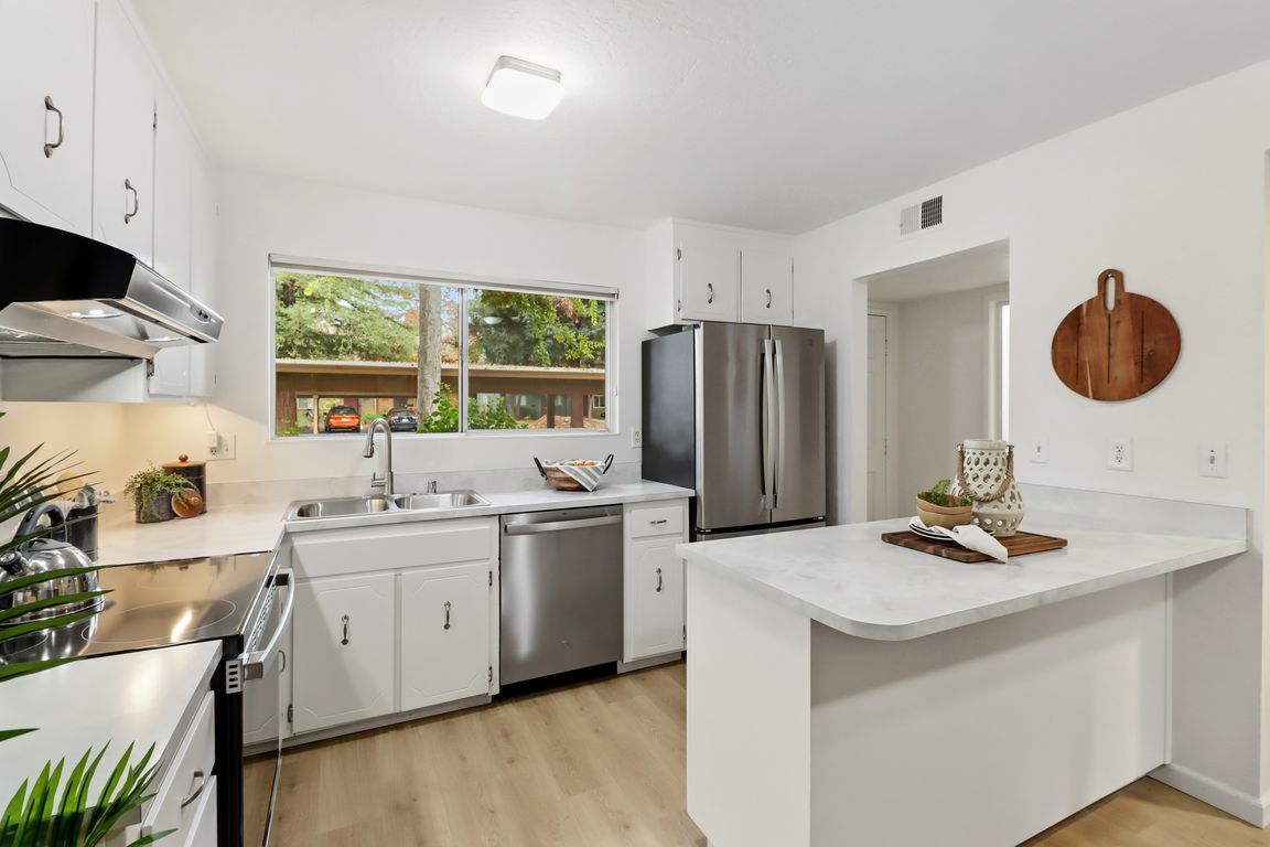 next background image