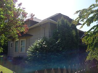 6754 19th Ave NW, Seattle, WA 98117