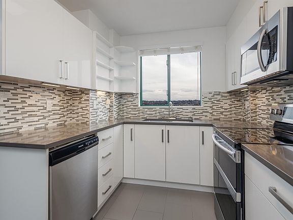 2nd image of 410 Carnarvon St #305
