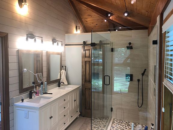 Updated Master bath, 2 WIC