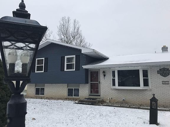 2nd image of 58035 River Lake Ct