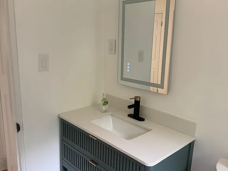 1355 Graymont Dr SW — Photo 1