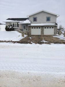 424 6th St SW, Dickinson, ND, 58601