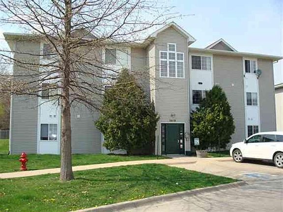 2410 Lakeside Dr Iowa city
