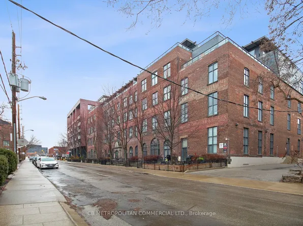 363 Sorauren Ave #405, Toronto, ON M6R 3C1