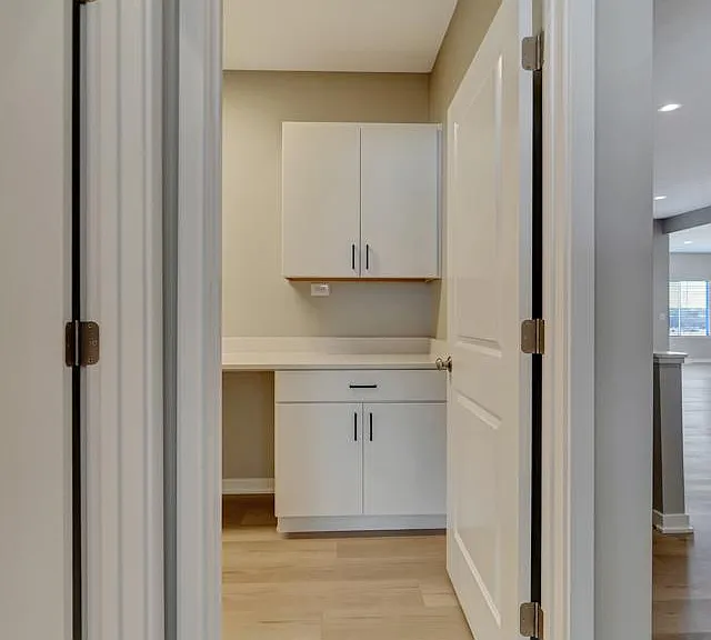 9049 S 42nd St — Photo 25
