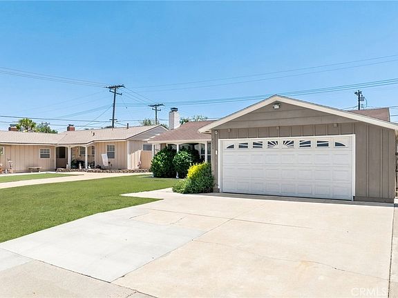 3rd image of 4224 W Ash Ave
