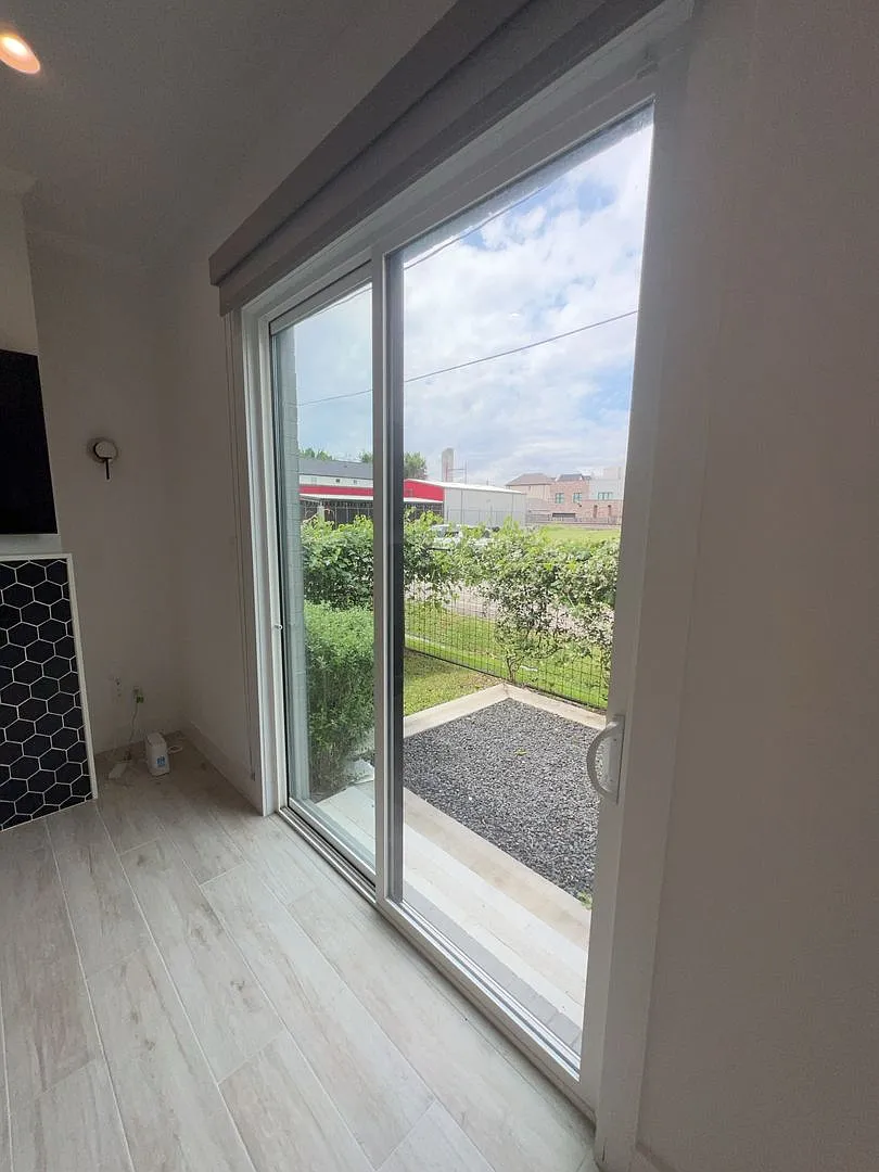 1423 Holly St **Ask About Our No Cash Deposit Option — Photo 3