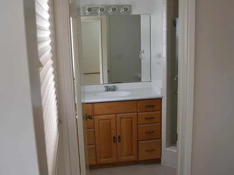 2nd Bathroom