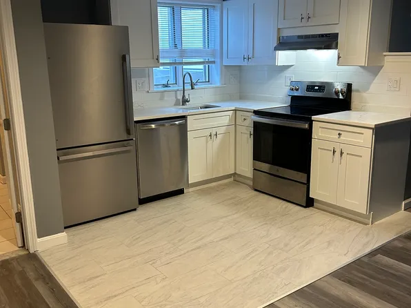 (undisclosed Address), Pawtucket, RI 02860