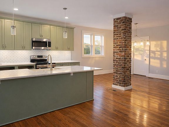 3rd image of 2031 Sherwood Ave SW