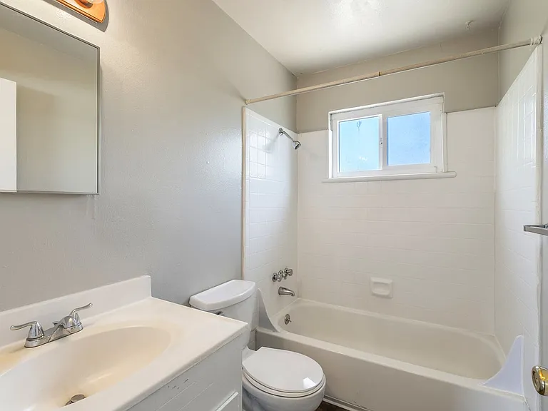 Garden Court Apartments — Photo 22