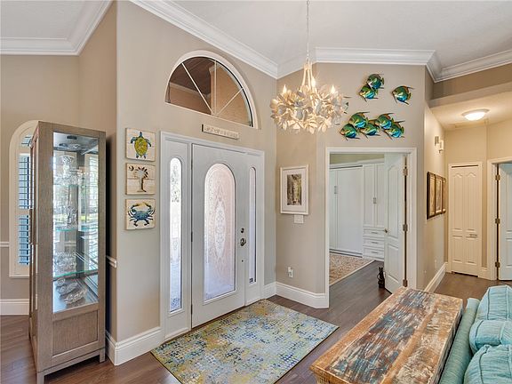 2nd image of 469 SW Sanctuary Pl