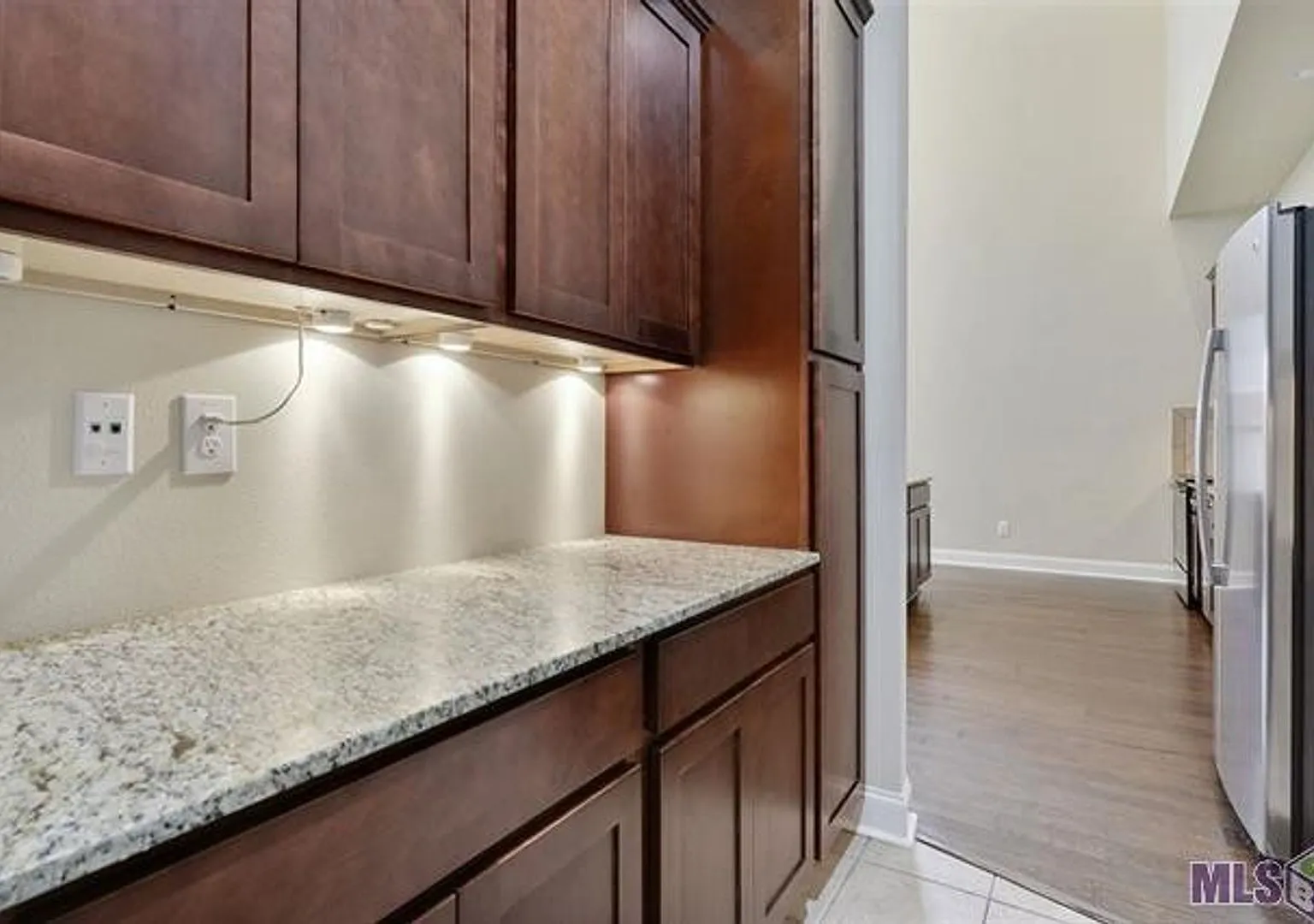 Spacious 4 Bedroom Home in The Lakes at Stonegate — Photo 4