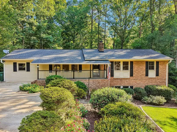 515 E Cornwall Rd, Cary, NC 27511