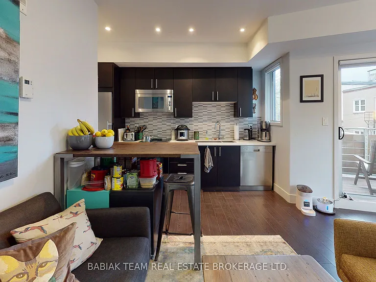 332 High Park Ave #203 — Photo 5