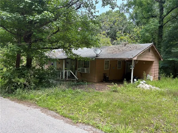 40 Walker Dr, Fayette, AL 35555