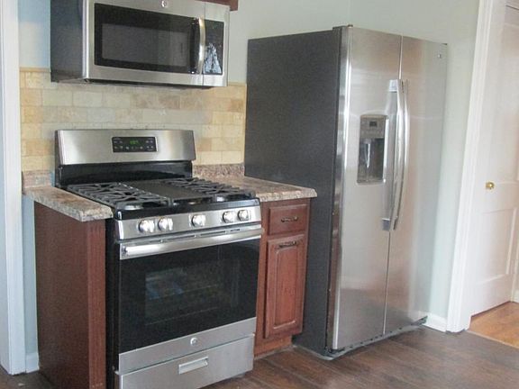 4th image of 805 W Broad St #A