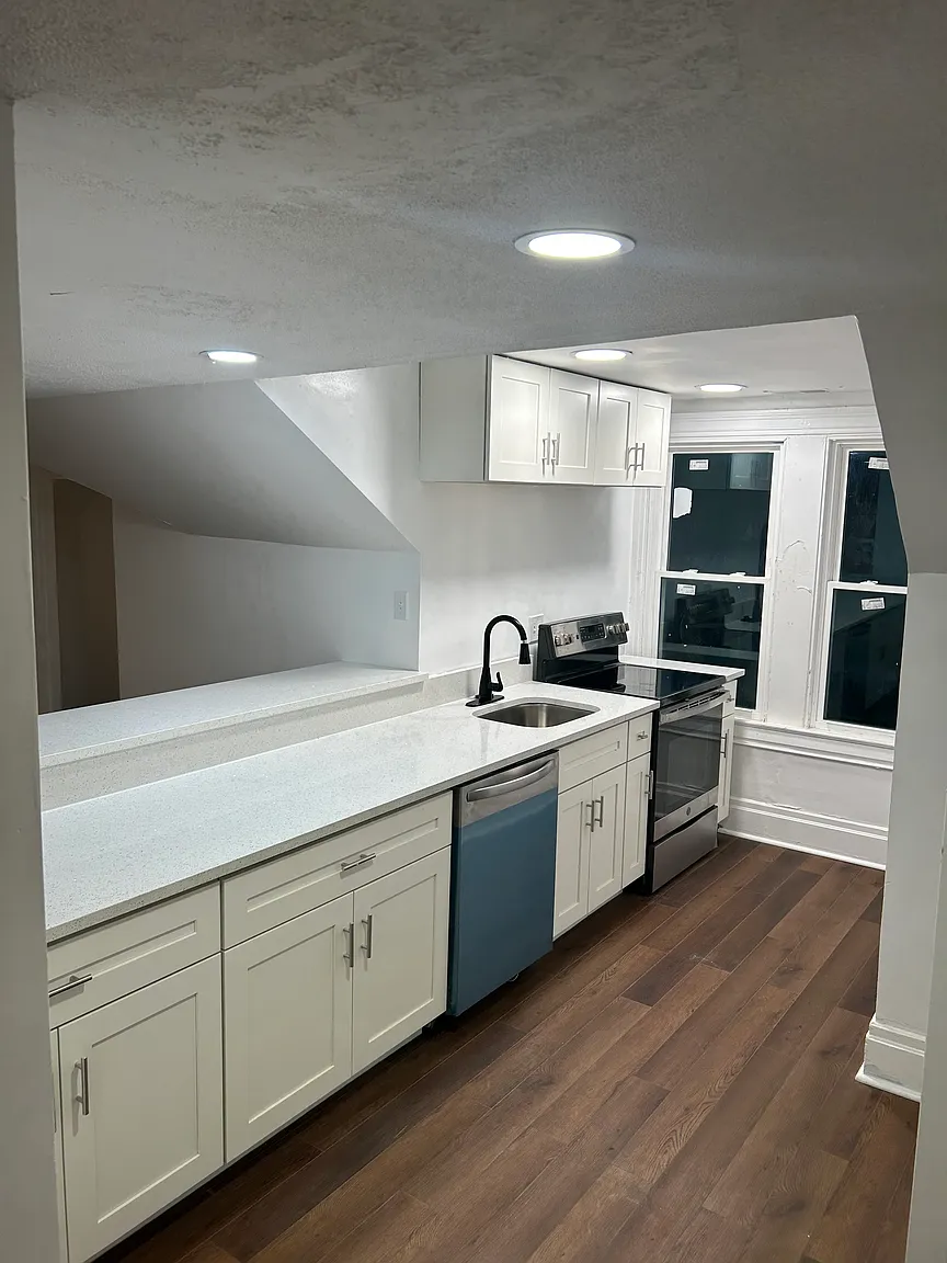 138 Highland Ave APT 4 photo 1
