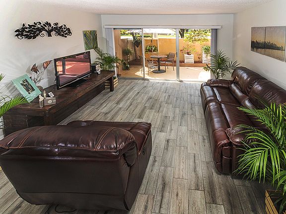 3rd image of 2468 Laurelwood Dr APT A