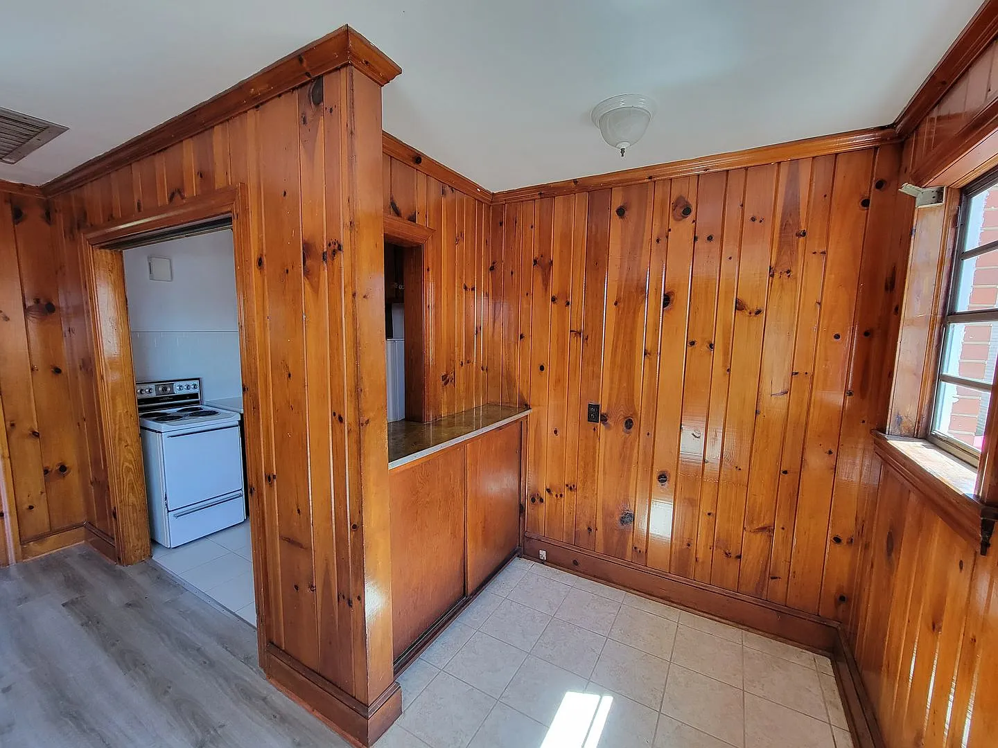 1315 North Elm Street — Photo 3