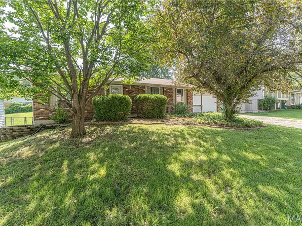 50 Brookshire Dr, Saint Peters, MO 63376