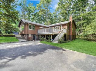 27 Valley Cir, Miller Place, NY 11764