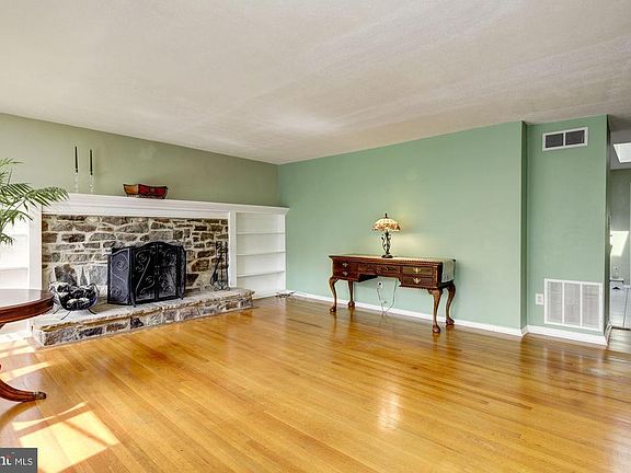 3rd image of 426 Chalfonte Dr