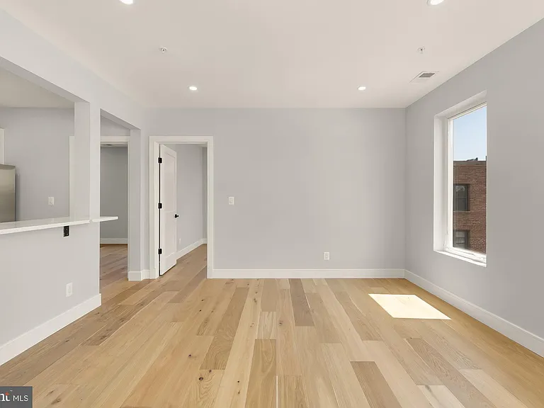 3215 Mount Pleasant St NW #201 — Photo 13