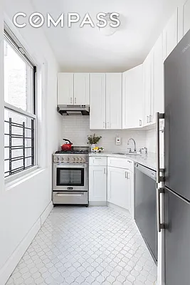 Sold by Compass | media 25