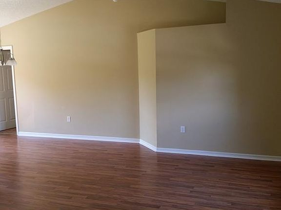2nd image of 1649 Farley Ct