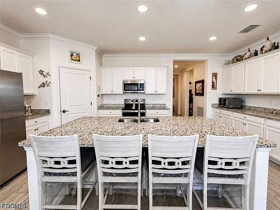 3rd image of 16141 Rosemallow Ln