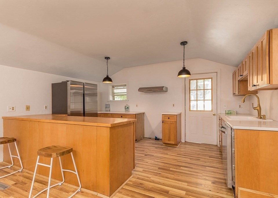 43 Spec Pond Ave, Lancaster, MA 01523 Zillow